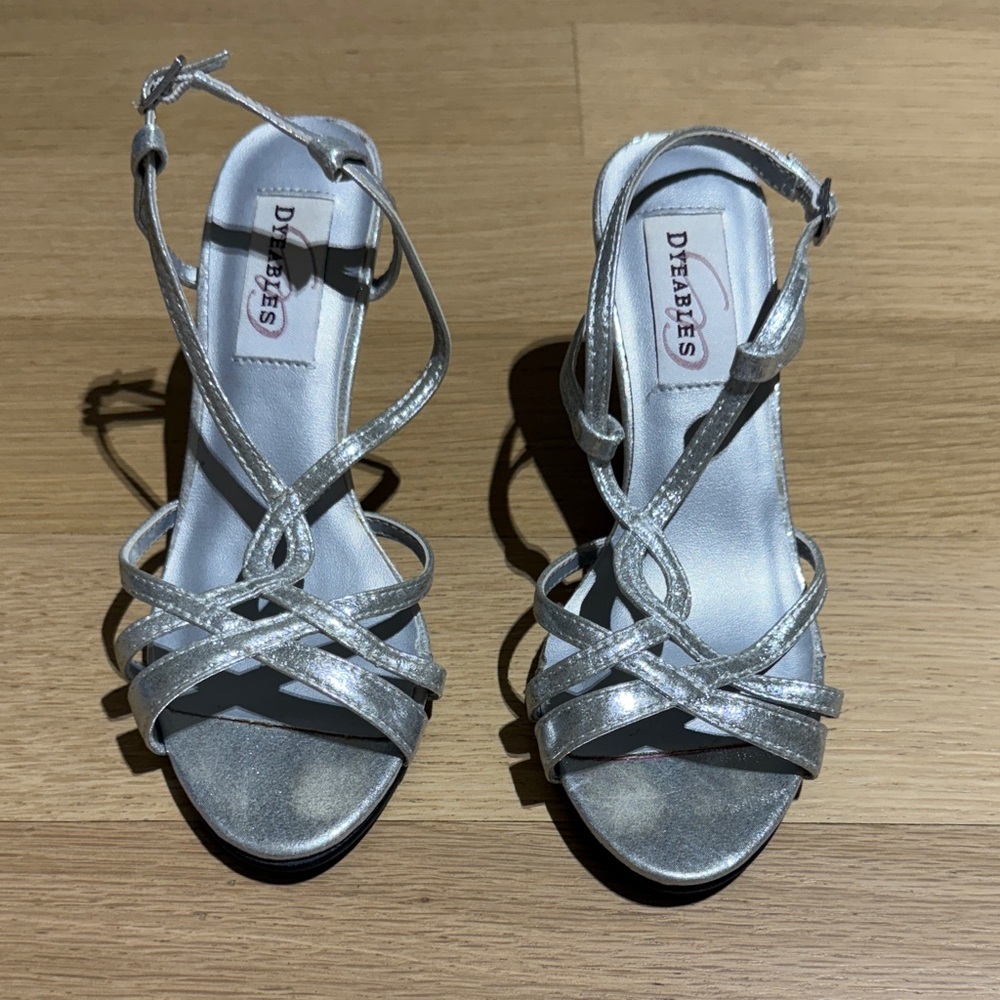 Dyeables Women's Silver Strappy Heels